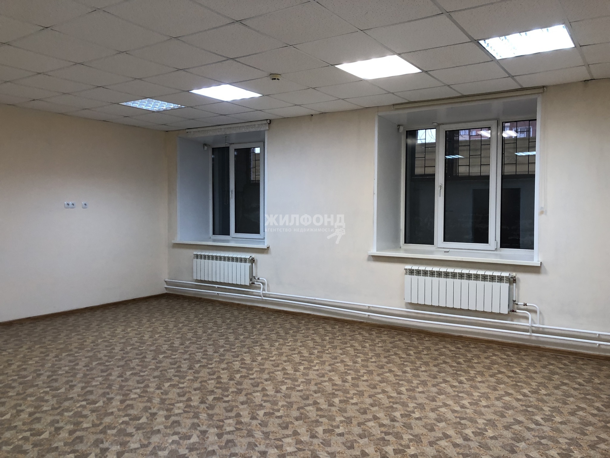 Серафимовича, 26/1, Торговое помещение