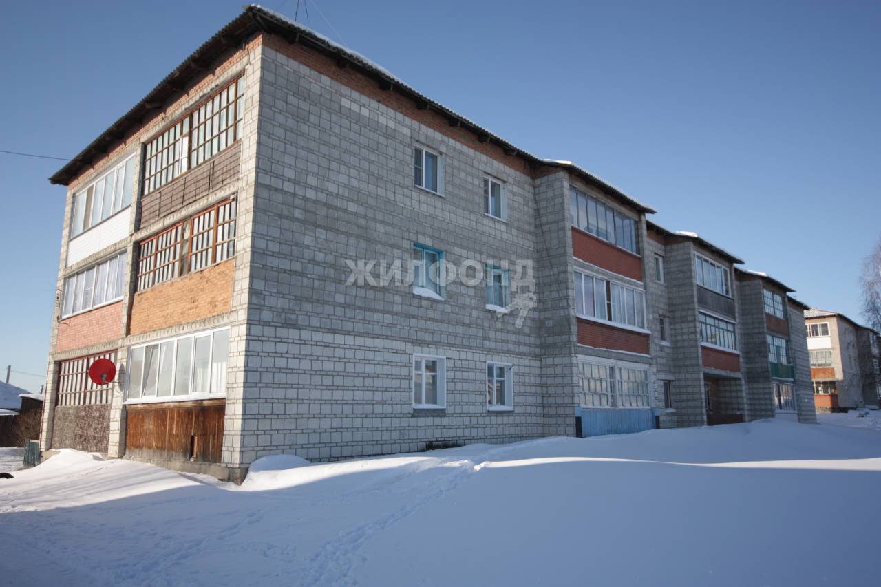 Продажа 3-комнатной квартиры, Колывань, Соловьева,  107Б