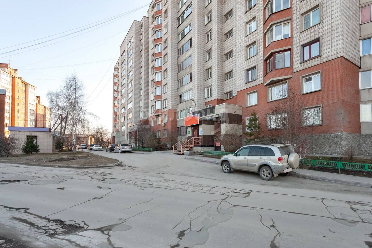 Продажа 4-комнатной квартиры, Бердск, Северный микрорайон,  20