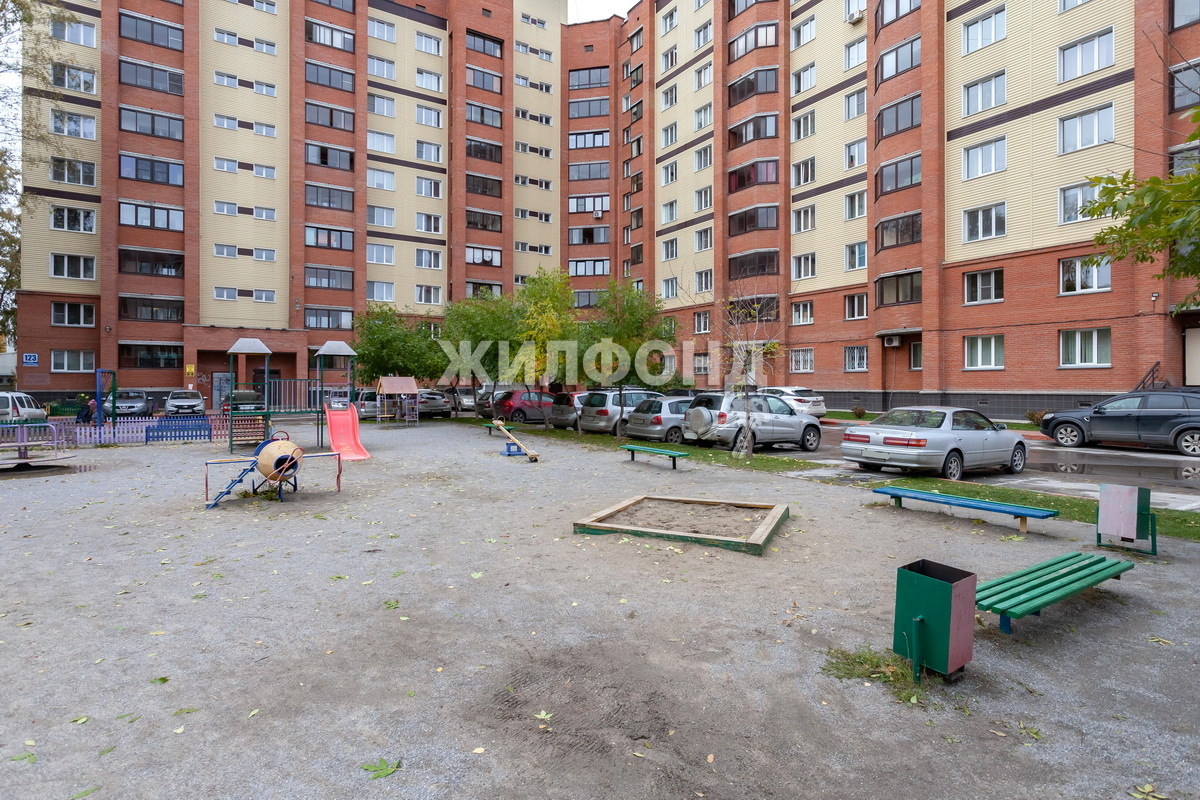 Продажа 3-комнатной квартиры, Бердск, Красная Сибирь,  123