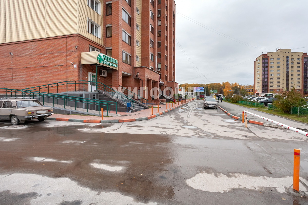 Продажа 3-комнатной квартиры, Бердск, Красная Сибирь,  123