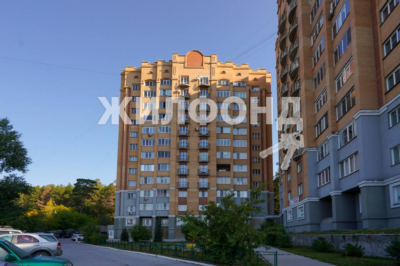 Продажа 4-комнатной квартиры, Новосибирск, Лесосечная,  18