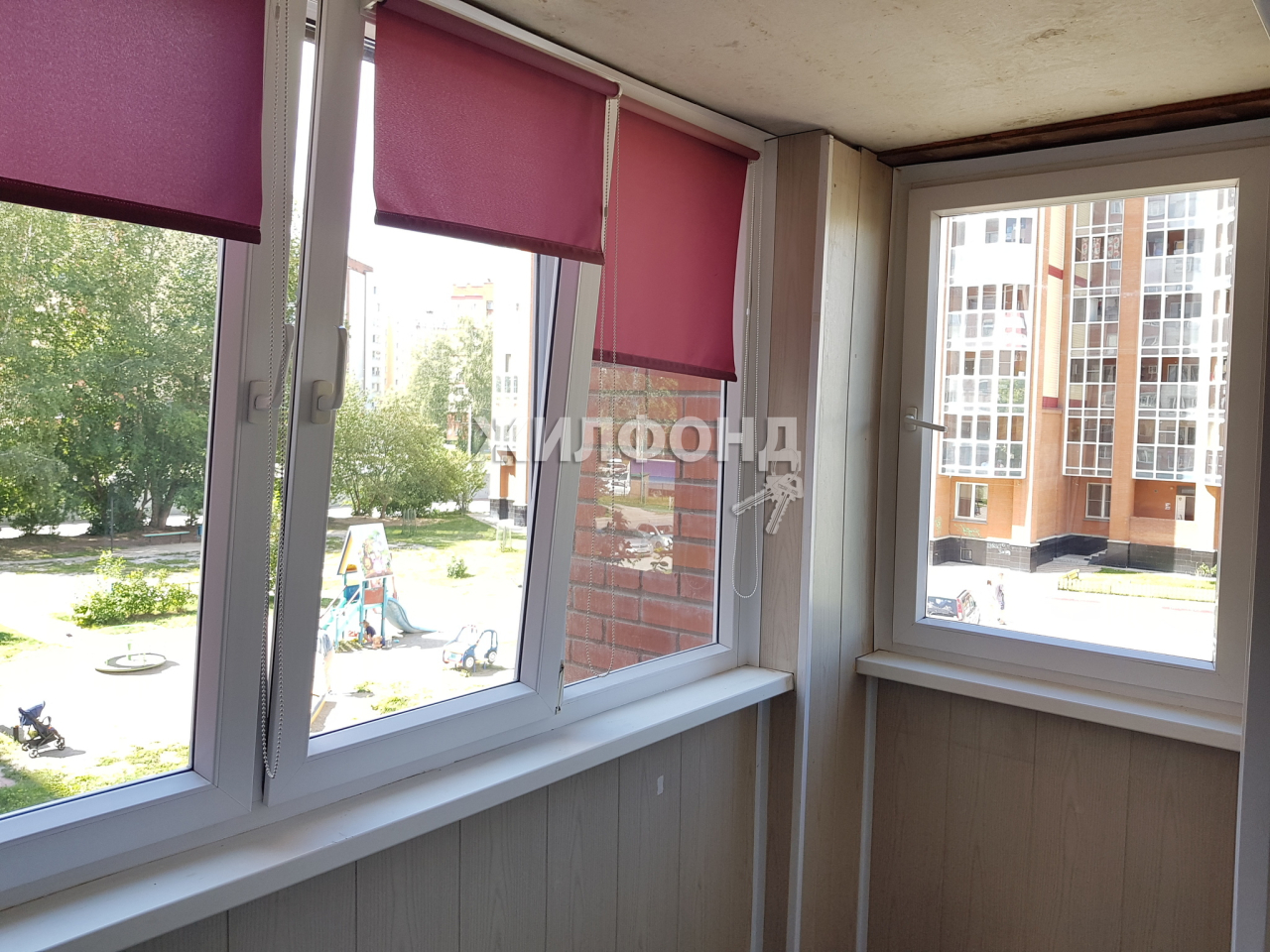 Продажа 3-комнатной квартиры, Бердск, Рогачева,  18
