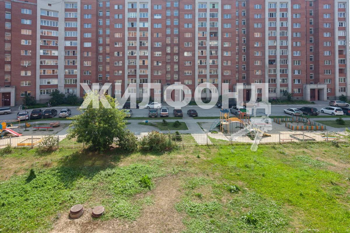 Продажа 3-комнатной квартиры, Бердск, Красная Сибирь,  128